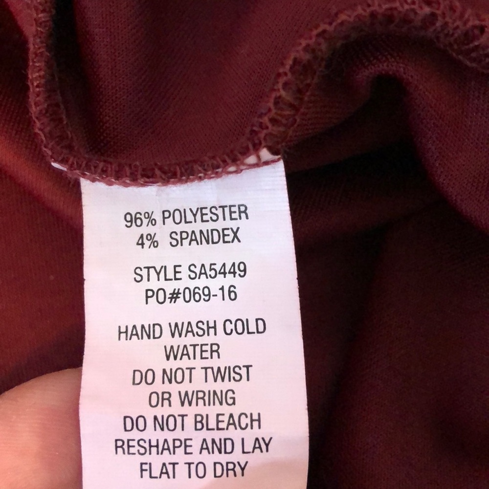 Bouncy burgundy mini skirt! - Picture 3 of 4